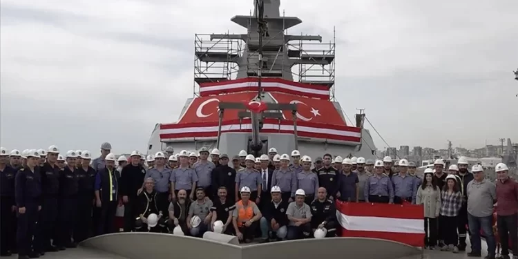 İlk “milli deniz topu” denize indi