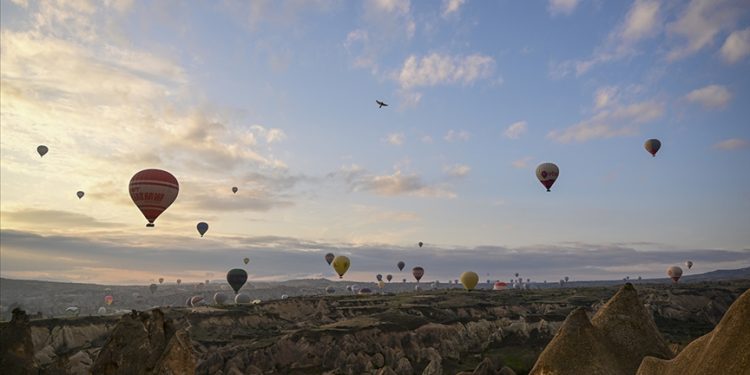 6 milyona yakın turist balon uçuşu yaptı