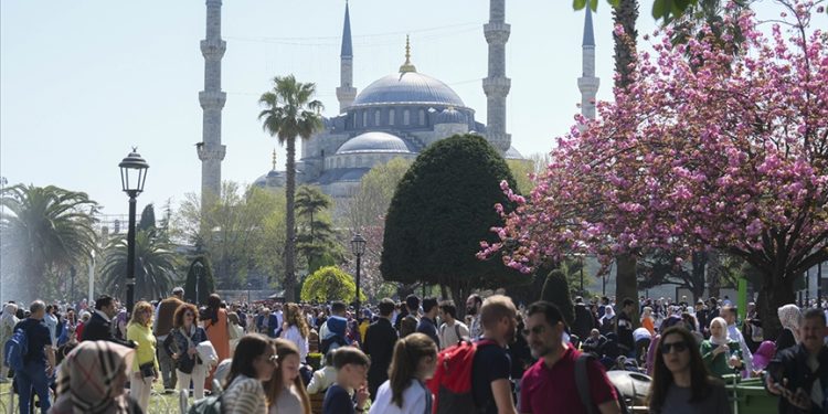 İstanbul’a ilk 3 ayda 4 milyona yakın ziyaretçi