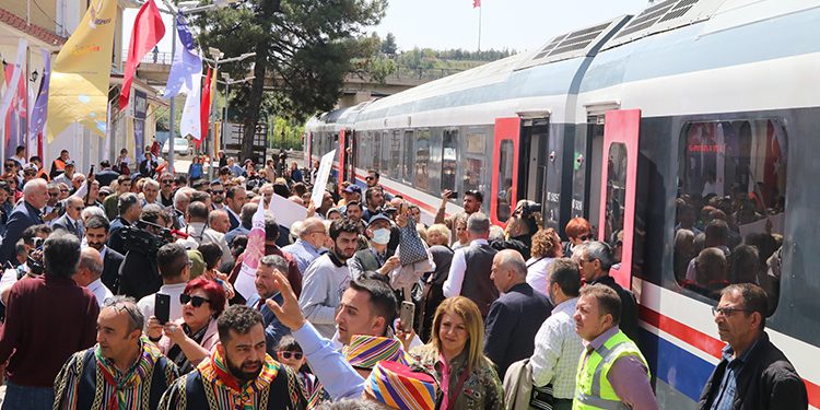 “Turistik Tuz Ekspresi”nin ilk seferi Çankırı’ya ulaştı