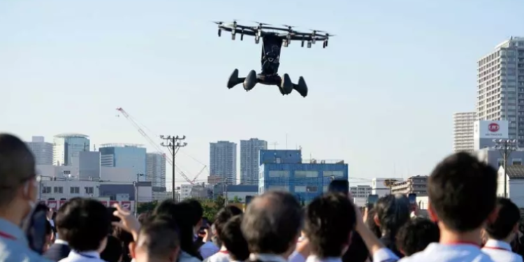 Pilot lisansı gerektirmeyen “Hexa” Tokyo’da sahne aldı