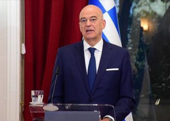 Yunan Bakan geri kaldıklarını açıkladı: Türkiye’yi örnek gösterdi