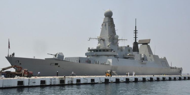 Kraliyet gücü artıyor: 6 yeni savaş gemisi geliyor!