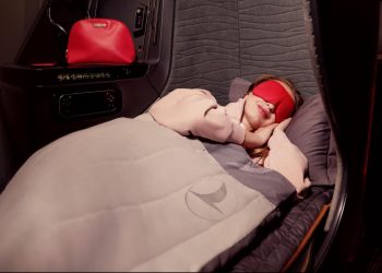 THY’den okyanus aşırı uçuşlara özel uyku seti