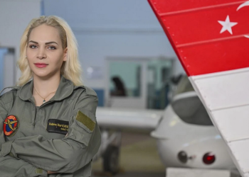 Uçak teknisyeni adayı genç kızların sayısı artıyor