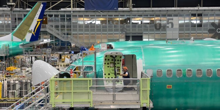 Boeing en zor günlerini nasıl atlatıyor?