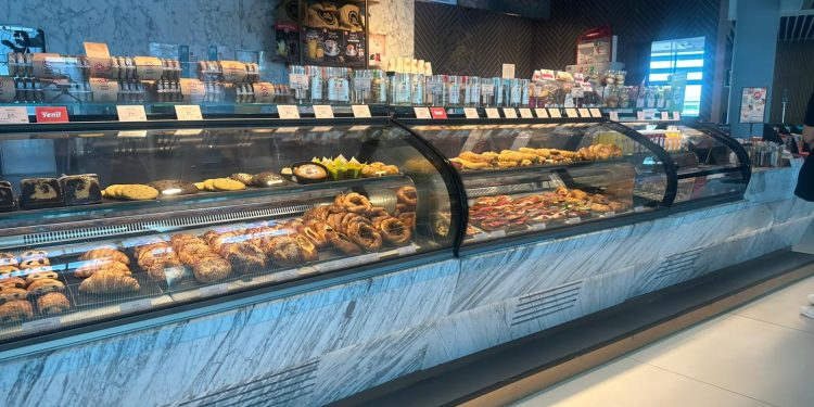 İstanbul Havalimanı’nda çay-simit 400 TL