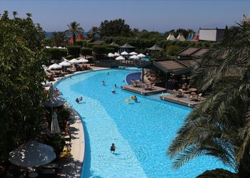 Antalya son yılların en hareketli bayram tatilini geçirdi