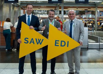 Pegasus, Edinburg uçuşlarına başladı