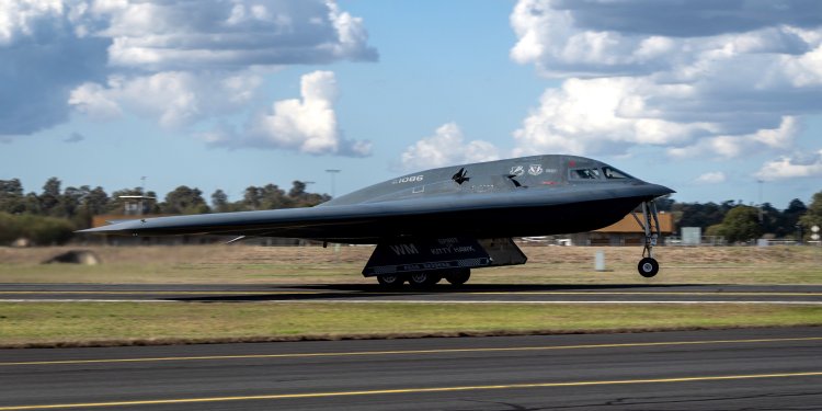 ABD’nin B-2 bombardıman uçakları Avustralya’da gözüktü