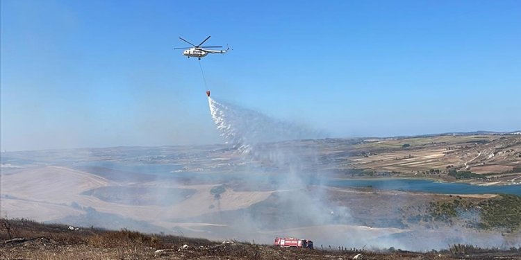 Başakşehir’deki yangına havadan ve karadan müdahale