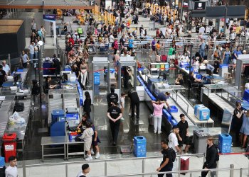 Havalimanlarından 7 ayda yaklaşık 130 milyon yolcu uçtu