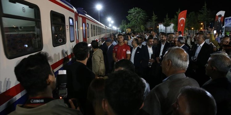 İkinci seferini yapan “Turistik Tatvan Treni” Bitlis’e ulaştı