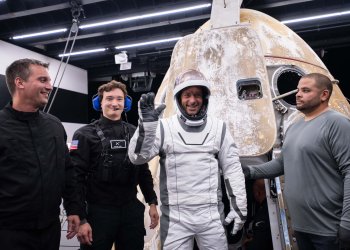 İlk ticari uzay yürüyüşü görevi sona erdi