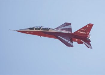 Yerli jet eğitim uçağı HÜRJET Mısır’da gösteri uçuşu yaptı