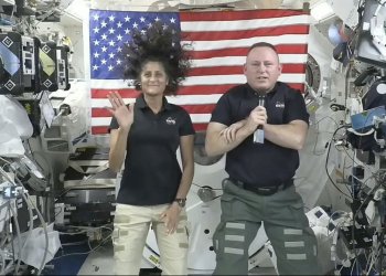 Mahsur kalan astronotlar uzayan görev için minnettar