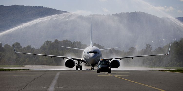 AJet, İstanbul’dan Tuzla’ya ilk uçuşunu gerçekleştirdi
