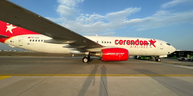 Antalya’da Corendon uçağının tekerleri patladı