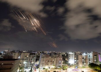 İran’dan 500 füze fırlatıldı: İsrail’de sirenler susmuyor