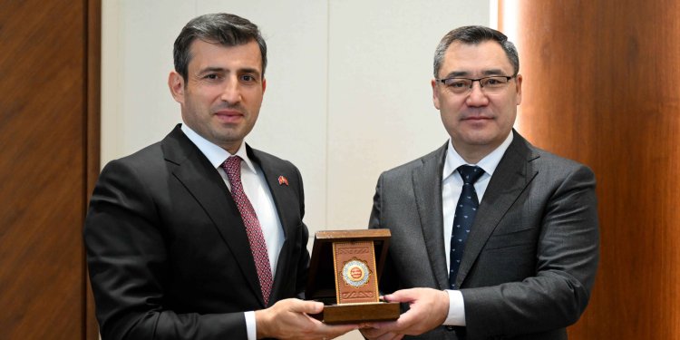 Kırgızistan’dan Selçuk Bayraktar’a Devlet Nişanı