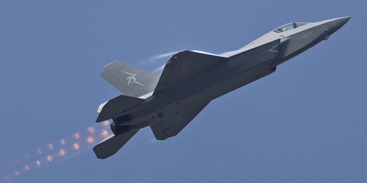 Çin, 5. nesil savaş uçağı J35-A’yı ortaya çıkardı