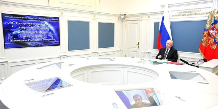 Putin’den nükleer rest: Balistik saldırılara karşılık doktrini onayladı