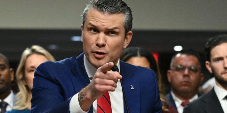 ABD’nin yeni Savunma Bakanı Pete Hegseth görevine başladı