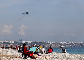 SOLOTÜRK’ün eğitim uçuşuna yoğun ilgi