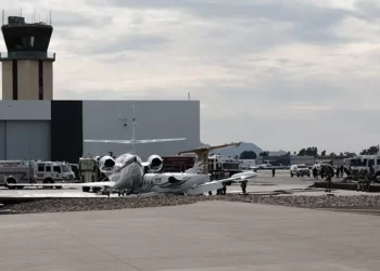 İş jeti inişte pistten çıktı başka jete çarptı: 1 ölü