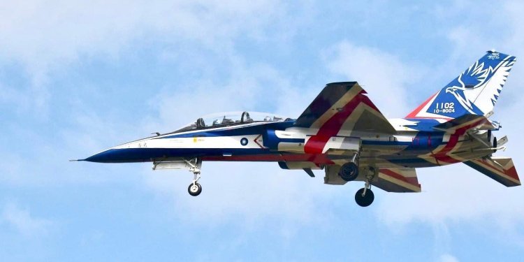Tayvan’ın yerli jet eğitim uçağı AT-5 Brave Eagle düştü