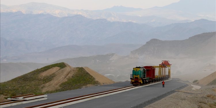 Ermenistan-Azerbaycan-Türkiye ilişkileri ve Erivan treni kaçıyor mu?