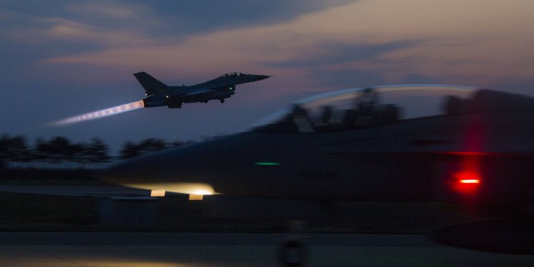 Güney Kore’de savaş uçaklarına uçuş yasağı