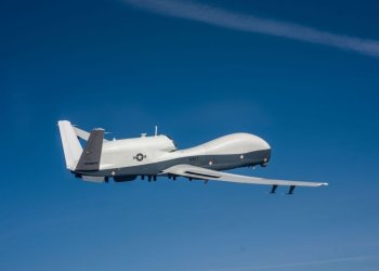 İran’dan çifte hamle: ABD’ye rest ve İHA engeli!