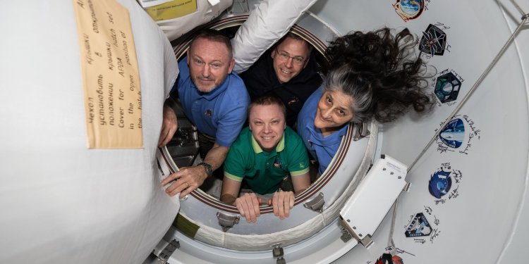 Uzayda 9 aydır mahsur kalan astronotlar dünyaya dönüyor