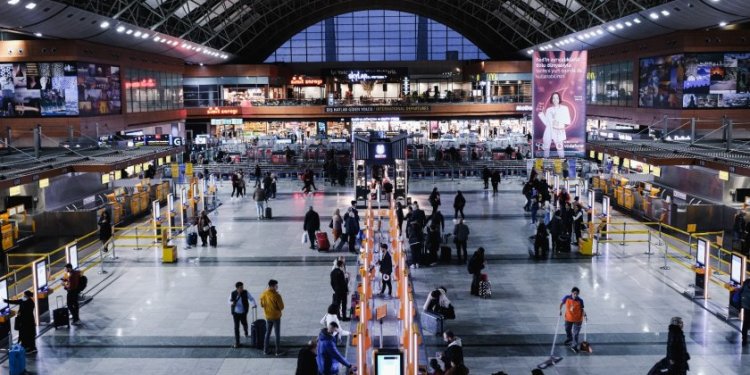 Sabiha Gökçen Havalimanı bayram yoğunluğuna hazır