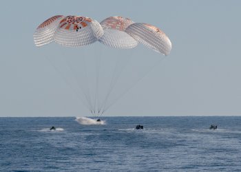 Uzayda mahsur kalan astronotlar Dünya’ya döndü