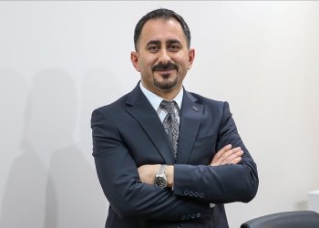 THY uçağından indi, havalimanında hayat kurtardı