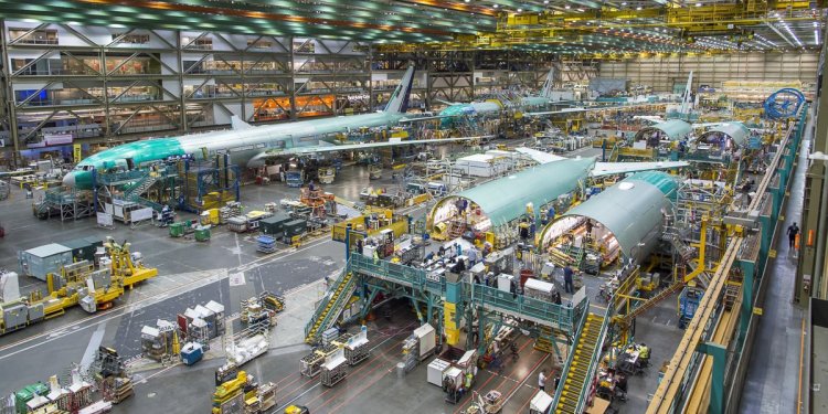 Boeing, Nisan’da teslimatları ikiye katladı