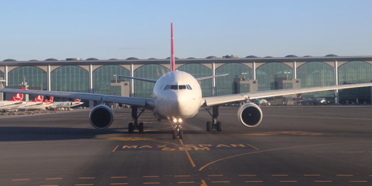İstanbul Havalimanı uçak trafiğinde yine zirvede