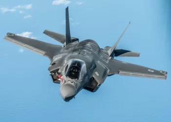 İngiliz F-35 savaş uçağı yakıt sıkıntısı nedeniyle acil iniş yaptı