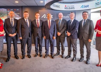 AJet’ten Paris’te 14 uçaklık Airbus anlaşması