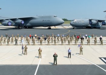 Dünyanın en büyük askeri kargo uçağı İran’a yaklaştı