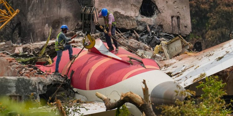 Air India kazasında gerçek ortaya çıktı: Yakıt kesilmiş!