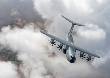 Alman uçağına lazer! Berlin-Pekin hattı gerildi