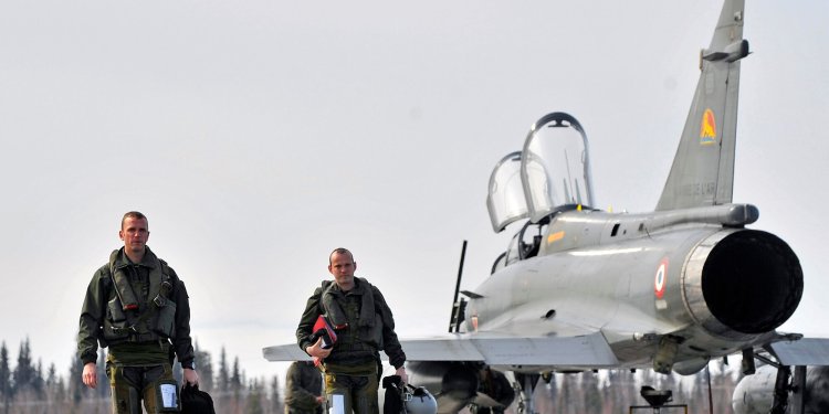 Fransa, savunma bütçesini 10 yılda ikiye katlayacak!