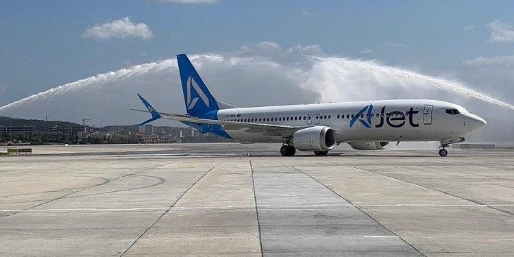 AJet’in en yeni uçağı B737 MAX İstanbul’a geldi