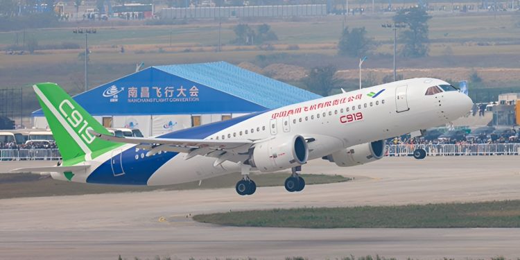 Çin’in yerli uçağı C919 teslimatta geride kaldı
