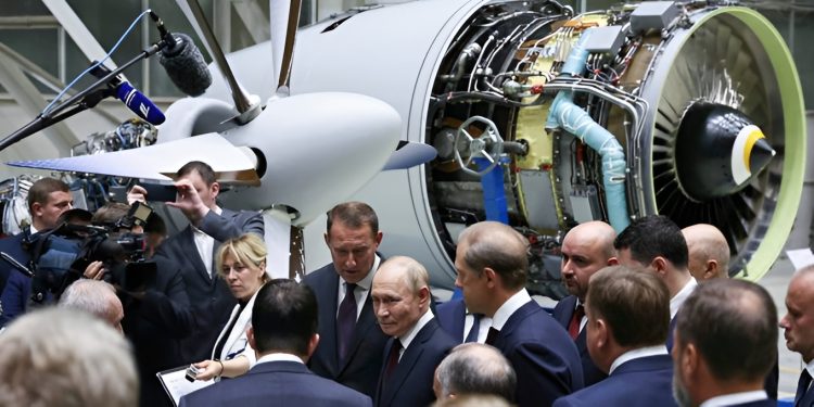 Putin’den roket motoru mesajı: Kapasite artırılmalı