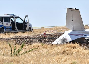 Eğitim uçağı düştü, öğrenci pilot hayatını kaybetti