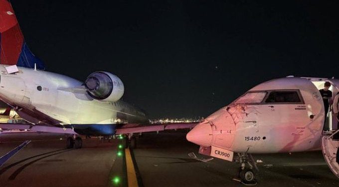 Aynı havayoluna ait iki yolcu uçağı çarpıştı